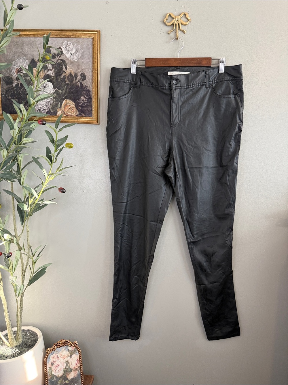 EST. 1946 Denim Black Coated Skinny Pants Jeans Size 16W Leather Look - Picture 2 of 8